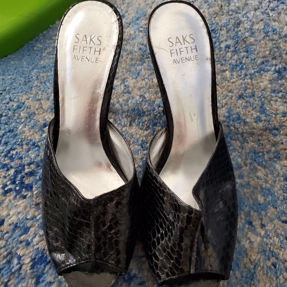 Saks Fifth Ave snake leather slide heel - Picture 2 of 4